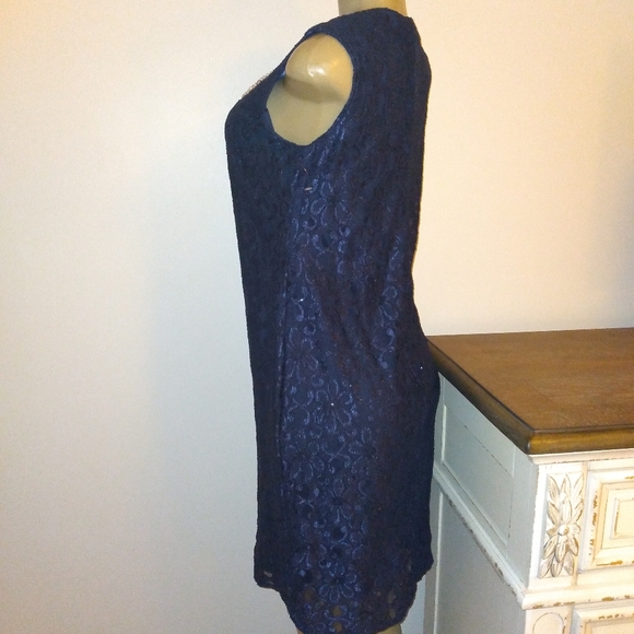 R&M Collection. New navy blue laced lined dress with tiny sparkles. Size: 8 - Picture 5 of 10